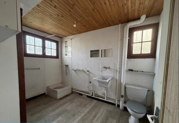 À vendre - Maison traditionnelle, 6 pièces située à Céret (66400)
