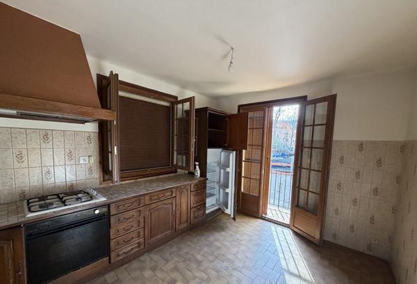 À vendre - Maison traditionnelle, 6 pièces située à Céret (66400)