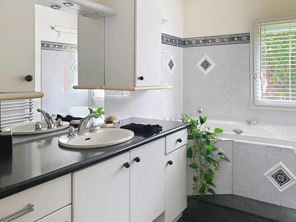 Maison familiale de 5 pièces, jardin et terrasses