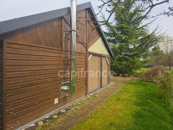 Entre Le Mans et Tours, découvrez ce terrain de loisirs et son chalet au cœur d’un environnement naturel privilégié à Aubigné-Racan