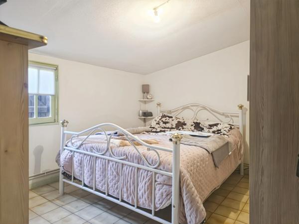 Entre Le Mans et Tours, découvrez ce terrain de loisirs et son chalet au cœur d’un environnement naturel privilégié à Aubigné-Racan