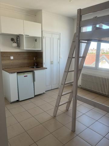 Secteur calme Studio de 15.8 m² AV DES TERRASSES