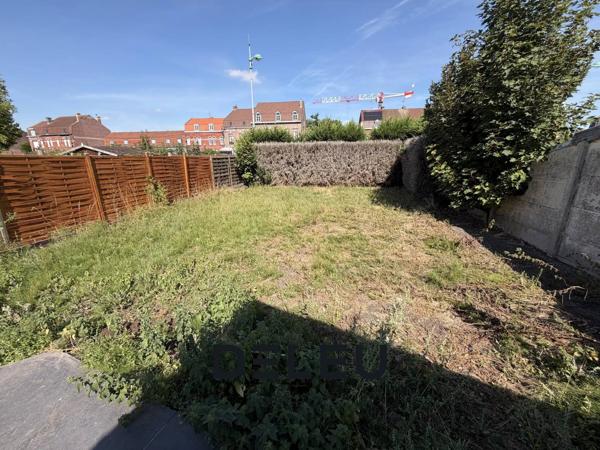 IMMEUBLE DE 311 m² : COMMERCE & HABITATION, FORT POTENTIEL