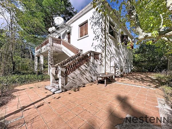 Villa à rénover T7 210 m2 sur terrain 7800 m2 Trets