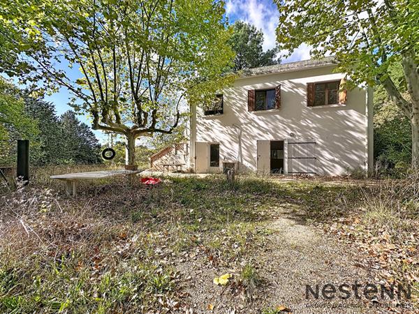 Villa à rénover T7 210 m2 sur terrain 7800 m2 Trets