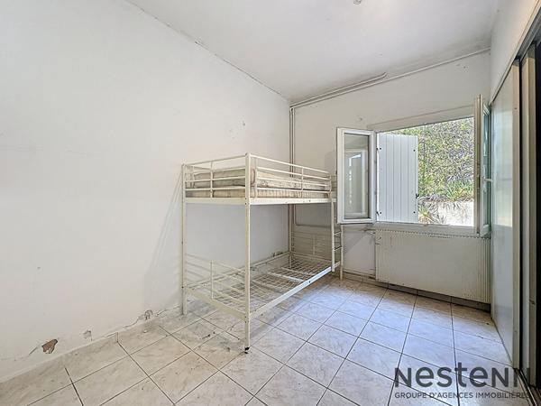 Villa à rénover T7 210 m2 sur terrain 7800 m2 Trets