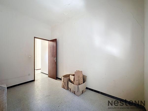 Villa à rénover T7 210 m2 sur terrain 7800 m2 Trets