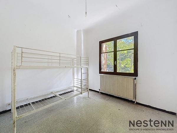 Villa à rénover T7 210 m2 sur terrain 7800 m2 Trets