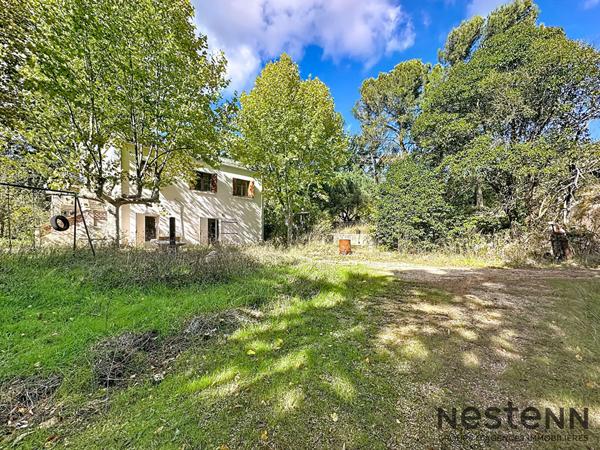 Villa à rénover T7 210 m2 sur terrain 7800 m2 Trets