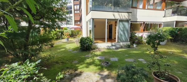PARLY 2, bel appartement de 4 pièces avec jardin (160 m²), cave et box et accès piscine et tennis