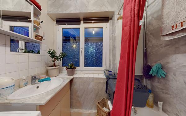 Appartement à vendre    2 pièces • 61,38 m2 Lyon 1