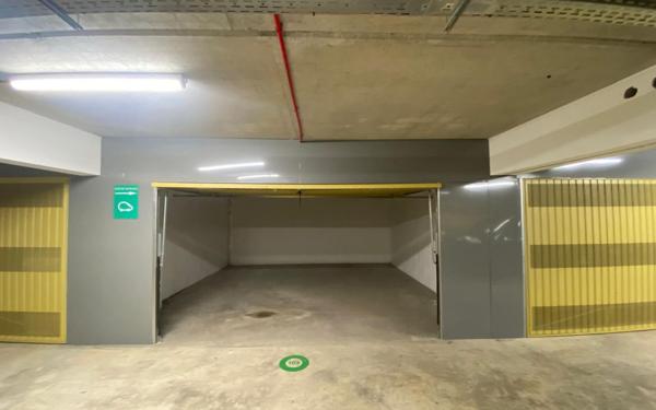 Stationnement à louer    Antibes