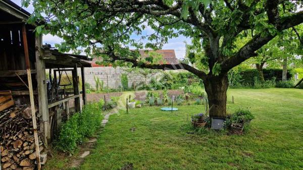 Maison de plain pied des années 60 située à moins de 5 kms du bourg de La Force !