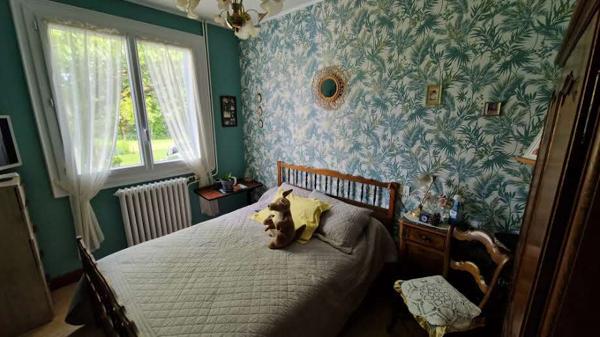 Maison de plain pied des années 60 située à moins de 5 kms du bourg de La Force !