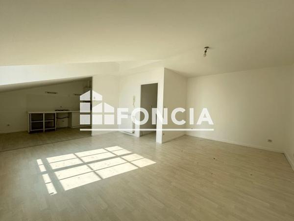 Location Appartement 4 pièces 77.1 m² - 53 RUE TOUFAIRE Rochefort Sur Mer 17300