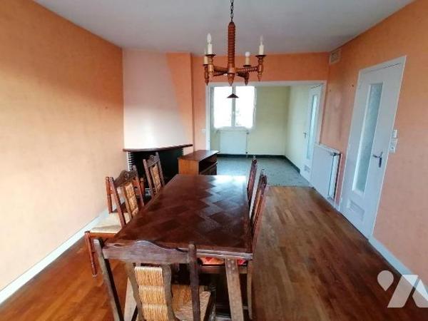 EXCLUSIVITE TRENTE CINQ NOTAIRES !! à 7 minutes à pied du centre bourg, venez découvrir cette t...