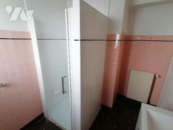 EXCLUSIVITE TRENTE CINQ NOTAIRES !! à 7 minutes à pied du centre bourg, venez découvrir cette t...