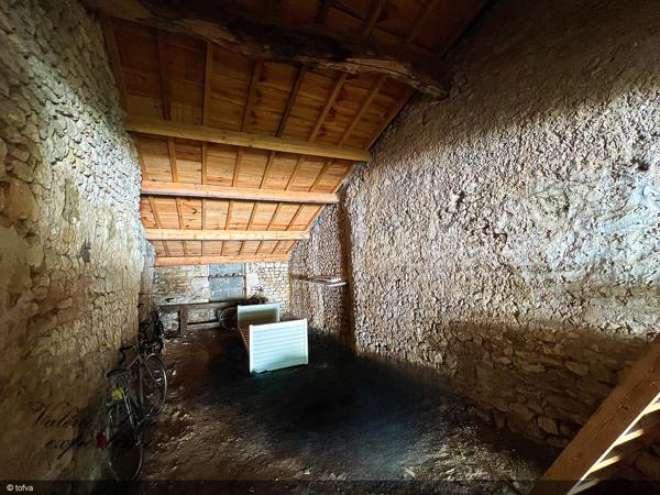 Meursac (17120) Garage d'une superficie de 65 m²