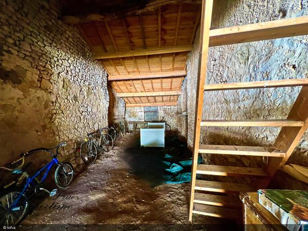 Meursac (17120) Garage d'une superficie de 65 m²