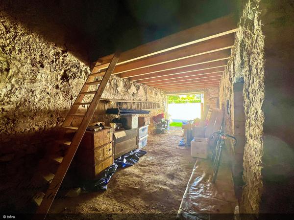 Meursac (17120) Garage d'une superficie de 65 m²