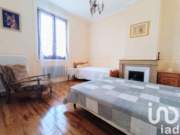 House for sale 4 rooms 90 m² Saint-Chamond