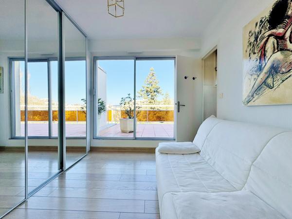 Appartement  7 pièce(s)  4 chambre(s)  169.02 m²