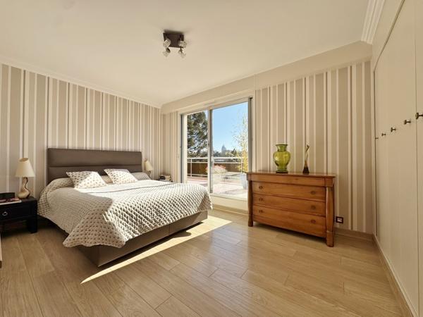 Appartement  7 pièce(s)  4 chambre(s)  169.02 m²