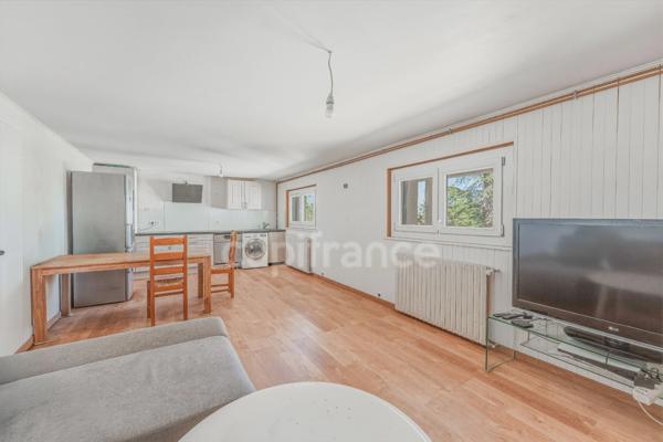 Maison à vendre 5 pièces GEX (01)