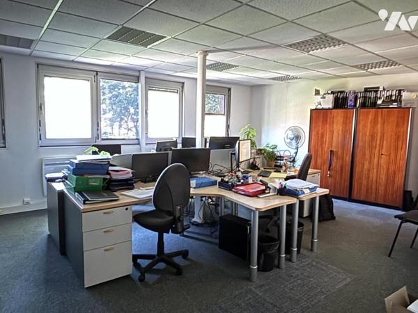 LILLE rue de Canteleu - Bureaux d'env. 166m² + 5 parkings