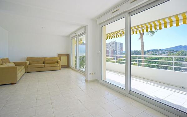 Appartement à vendre    4 pièces • 92,17 m2 Le Cannet