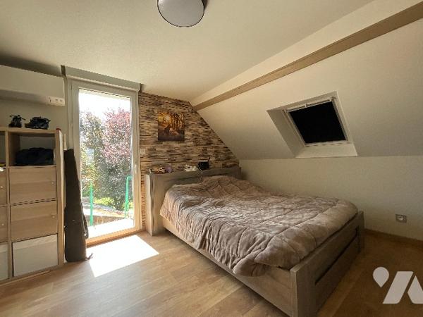 CHATEAU-RENAULT (37110) – Maison fin XIXe rénovée sur terrain arboré de 5 203 m² en cœur de ville