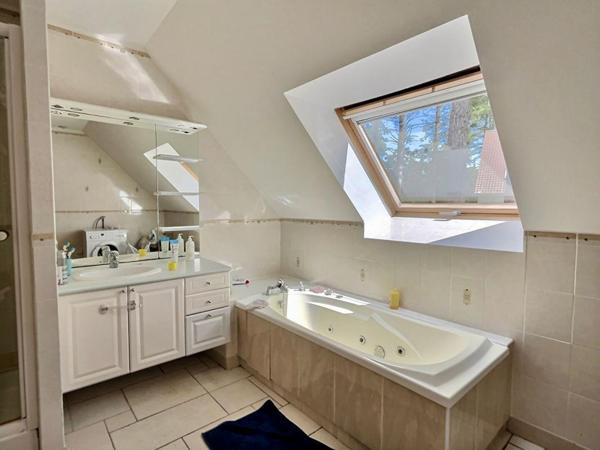 GOLF DES PINS - VILLA 250M2 / 6 CHAMBRES - GARAGE 6 VOITURES