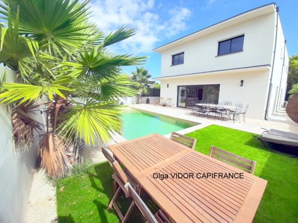 Dpt (), à vendre GRAU D'AGDE villa P6 195 m² avec piscine, garage, suites parentales