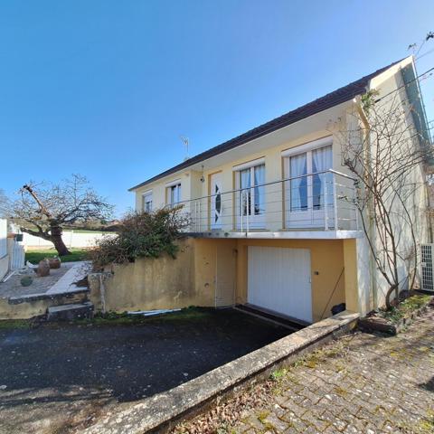 Pavillon avec piscine creusée