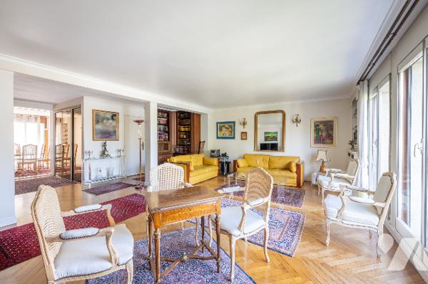 PARIS 16 - AUTEUIL SUD - RUE CALME - ÉTAGE ÉLEVÉ- APPARTEMENT FAMILIAL 155 M2 - 4/5 CHAMBRES