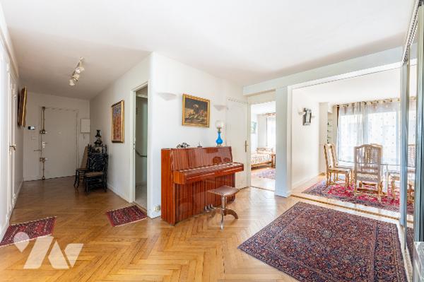 PARIS 16 - AUTEUIL SUD - RUE CALME - ÉTAGE ÉLEVÉ- APPARTEMENT FAMILIAL 155 M2 - 4/5 CHAMBRES