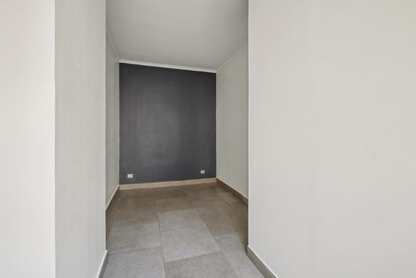 Lyon 6 - Place Maréchal Lyautey: Un appartement T2 entièrement rénové de 49m2 avec balcon et vue.