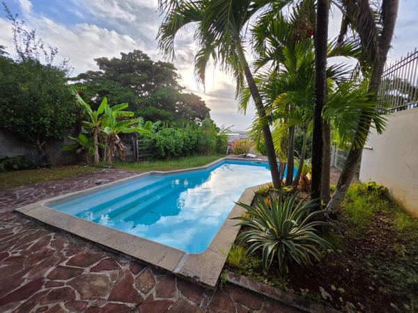 VILLA 6 PIECES VUE MER + STUDIO
