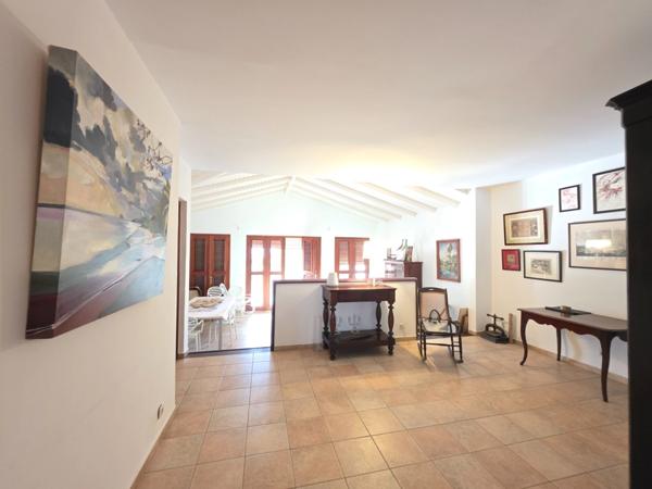VILLA 6 PIECES VUE MER + STUDIO