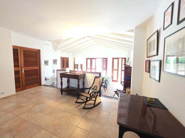 VILLA 6 PIECES VUE MER + STUDIO