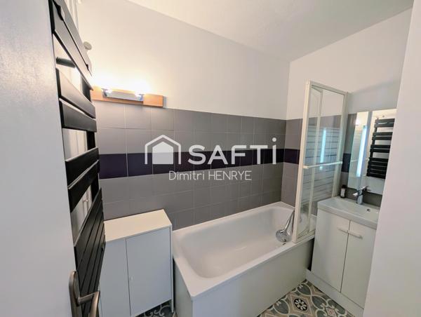 T3 traversant, lumineux avec balcon et parking