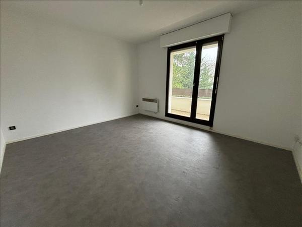 Appartement à louer 575 € CC TALENCE 1 pièce 21 m² DPE E