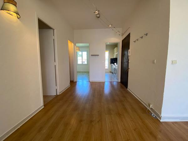 À vendre : Appartement lumineux avec vue dégagée  à NICE !