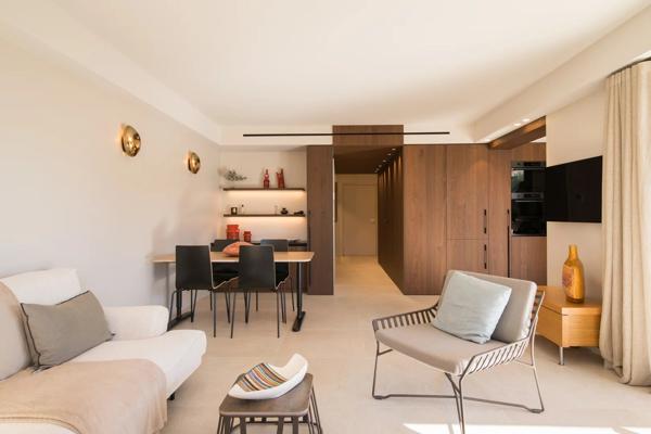 Superbe trois pièces avec terrasse et piscine