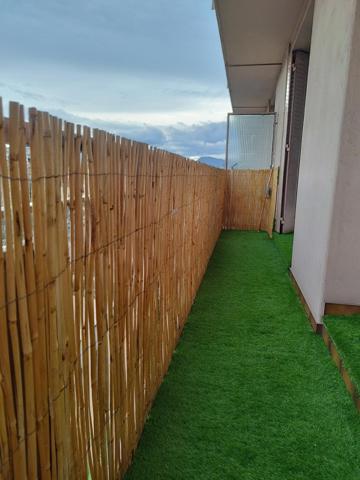 Appartement T3 avec balcon, cave et place de parking