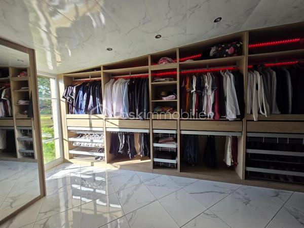 Maison en pierre de 188,51 m²