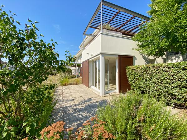 Appartement
         3 pièces
        - 57 m² 198 000 € *
