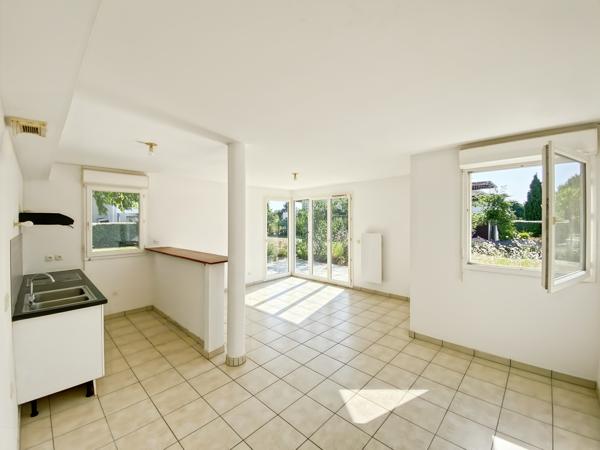 Appartement
         3 pièces
        - 57 m² 198 000 € *