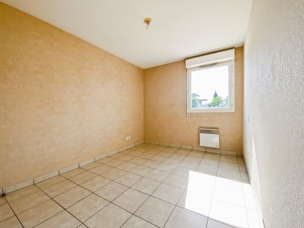 Appartement
         3 pièces
        - 57 m² 198 000 € *