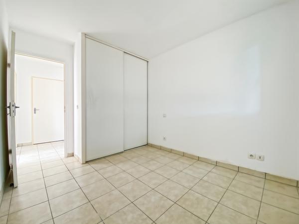 Appartement
         3 pièces
        - 57 m² 198 000 € *